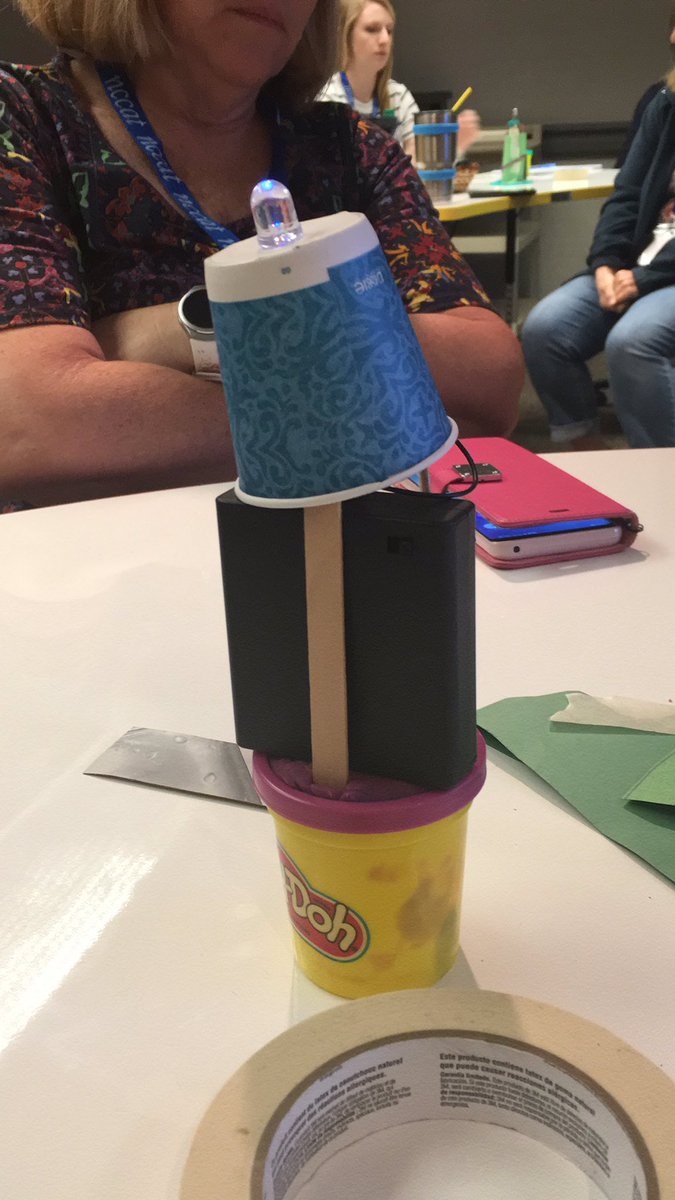 MrsMeg_K's tweet photo. We had to build a lighthouse using a LED light and a battery pack. It was an awesome lesson on electricity. #nccatmaker https://t.co/s4XClX2cU5