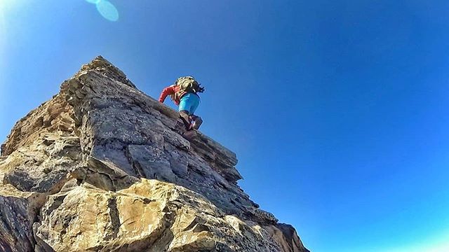 elporquet's tweet photo. Esgarrapant la roca.
Esgarrapant el cel.
.
.
.
#sierramorena #troumouse #crestadetroumouse #crestadelamunia #lamunia #circdetroumouse #cirquedetroumouse #pyrenees #pyrenees_pics #loves_pyrenees #fotopirineos #inpirineos #instapirineos #travesiapirenaica … https://t.co/kJauBCID1Y https://t.co/HSoIiMWG7Z