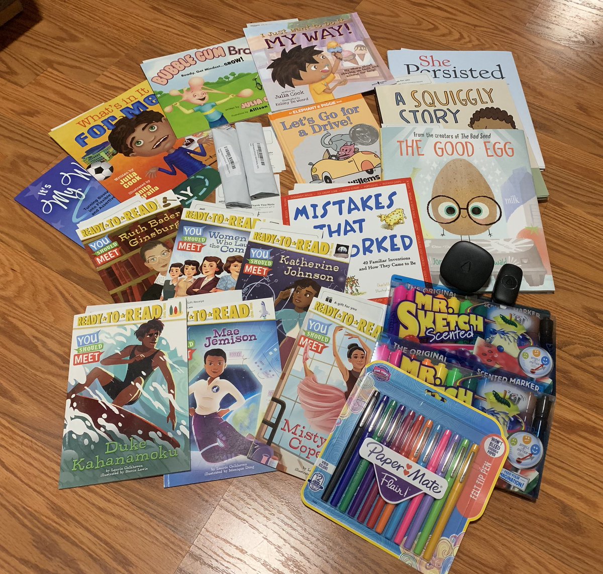 TylerLeskowsky's tweet photo. Appreciative
Humbled
Supported
These are the feelings you have when @HandInHandGP features your #clearthelist! I speak on behalf of my 2nd graders when I say THANK YOU! Donors, you rock and your willingness to help a teacher in need is incredible! 😍😍😍😍😍 #shrinkthelists https://t.co/8s4bpQMvfD