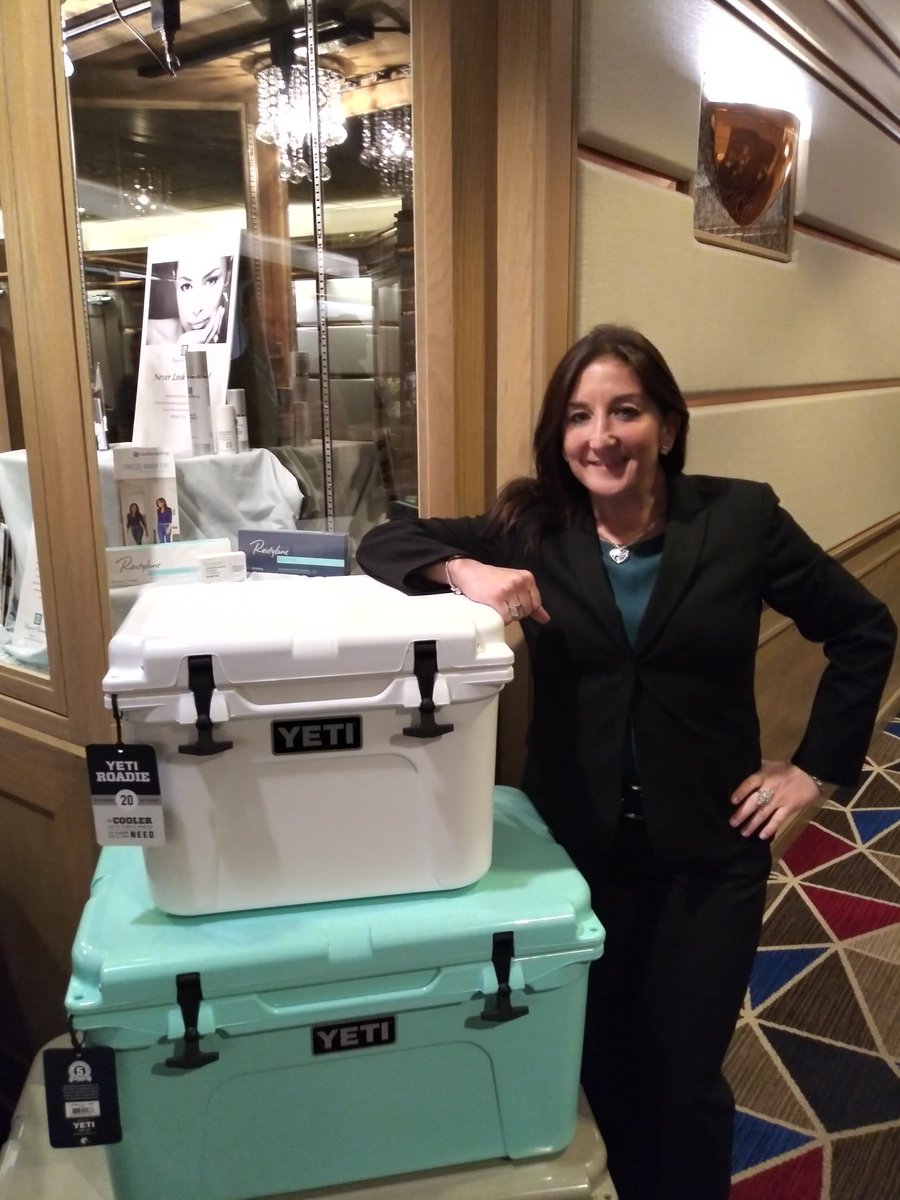 ReneeLa305's tweet photo. @EmsiData These coolers have Miami written all over them 😝😎😉 #Emsi2019 https://t.co/eEVNze4tYC