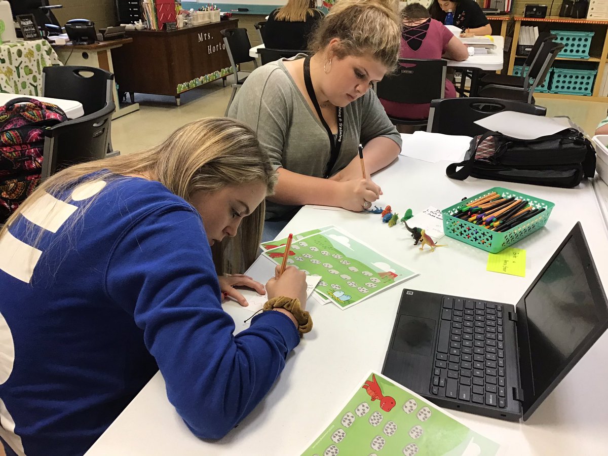 ATteach_train's tweet photo. Shift C working hard on their #learningstations for kindergarten math #futureteachers https://t.co/GXakAND3UH