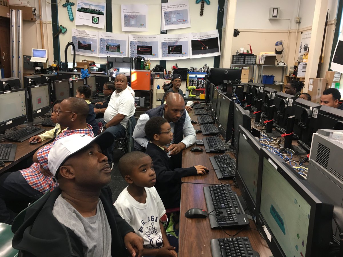 Ps161k's tweet photo. Another successful dad’s workshop at P. S. 161 #dtycts #PS161 @Philton73287848 @IClarenceEllis @DOEChancellor @JuanitaSBrown5 @SheneanL https://t.co/w09ayV3XLR