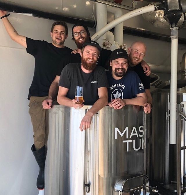 BUZZWORDS - Foeder Fermented DDH Brett DIPA -  9.2% ALC/VOL. Dry hopped with Sabro, Citra, Mosaic, Simcoe and fermented with a custom blend of brettonamyces over at HOF. Collaboration beer with our lovely neighbours @houseoffunkbrewing 
On for a limited … ift.tt/2V23N1P