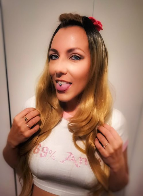 Hi barbie !!! Hi ken !!! I'm a barbie girl... in basquette world lol  😂😂  #BARBIE #piercing   Celui qui<a href="/tag/piercing"class="tags"><span>#piercing</span></a><a href="/tag/barbie"class="tags"><span>#barbie</span></a>