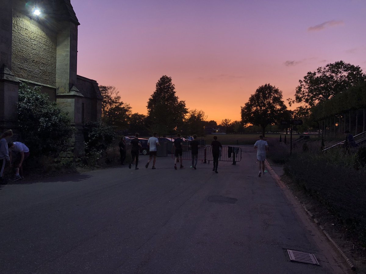 KentVPC's tweet photo. Our tri-monthly #bleeptest fitness test. Amazing results tonight. Well done #tonbridgeVPC  cadets. Nice to have our visitor this evening from @PCCKent @matthewinkent office seeking cadets views on a certain topic. 
Topped off with incredible #sunset over #Tonbridge 🌅 
PS https://t.co/tkz3SadnfH