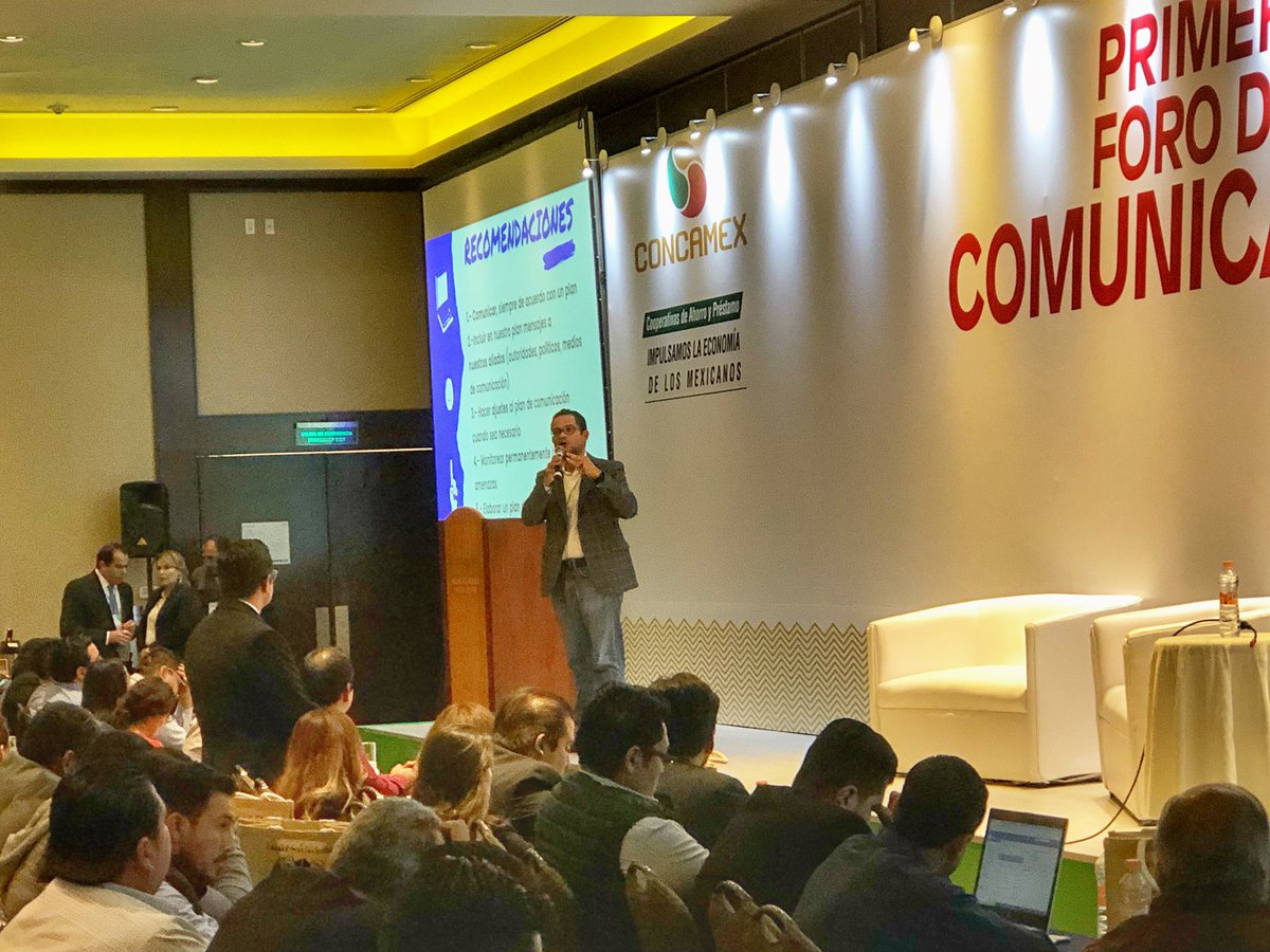 CharisLuna's tweet photo. Comunicar de acuerdo a un plan; encontrar el actor-objetivo, incluir a nuestros aliados, estructurar el mensaje, monitorear permanente riesgos y amenazas, elaborar un plan de crisis, son algunas de las recomendaciones de @manuelm_mx Especialista y Consultor en #ForoConcamex https://t.co/ZTtYeyHy5J