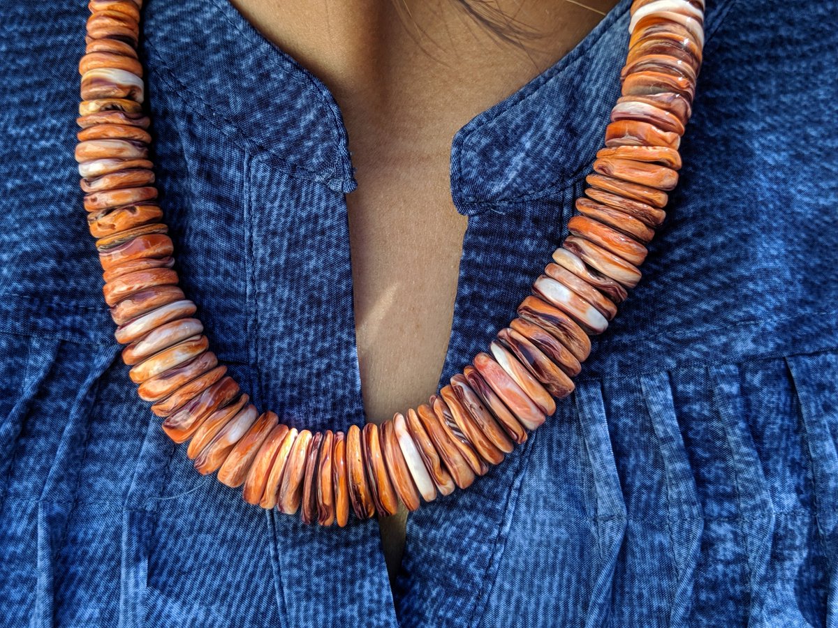 StephaneeHappee's tweet photo. Featured on Amazon hand made!
https://t.co/NgW4jjiAQP
#SouthWestArtisans #Amazon #HandMade #SantoDomingo #Necklace #Rare #Purple #LionsPaw #Shell #Heishi https://t.co/mrBrU3GIfM