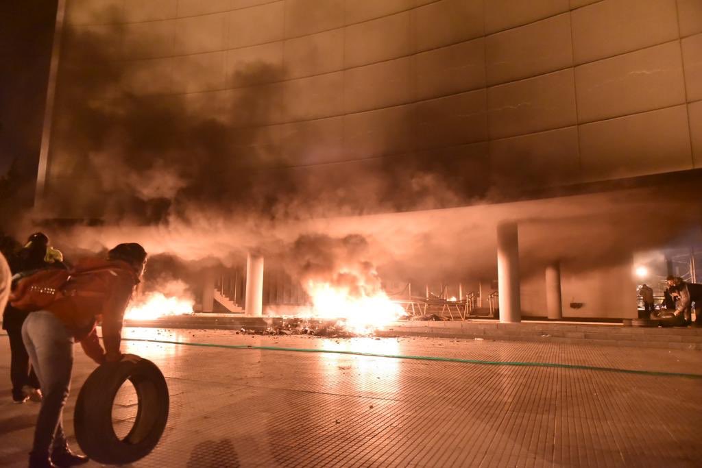 Chubut duele. Un montón. Fotos <a href="/feldman_da/">Daniel Feldman</a> desde el edificio de la Legislatura