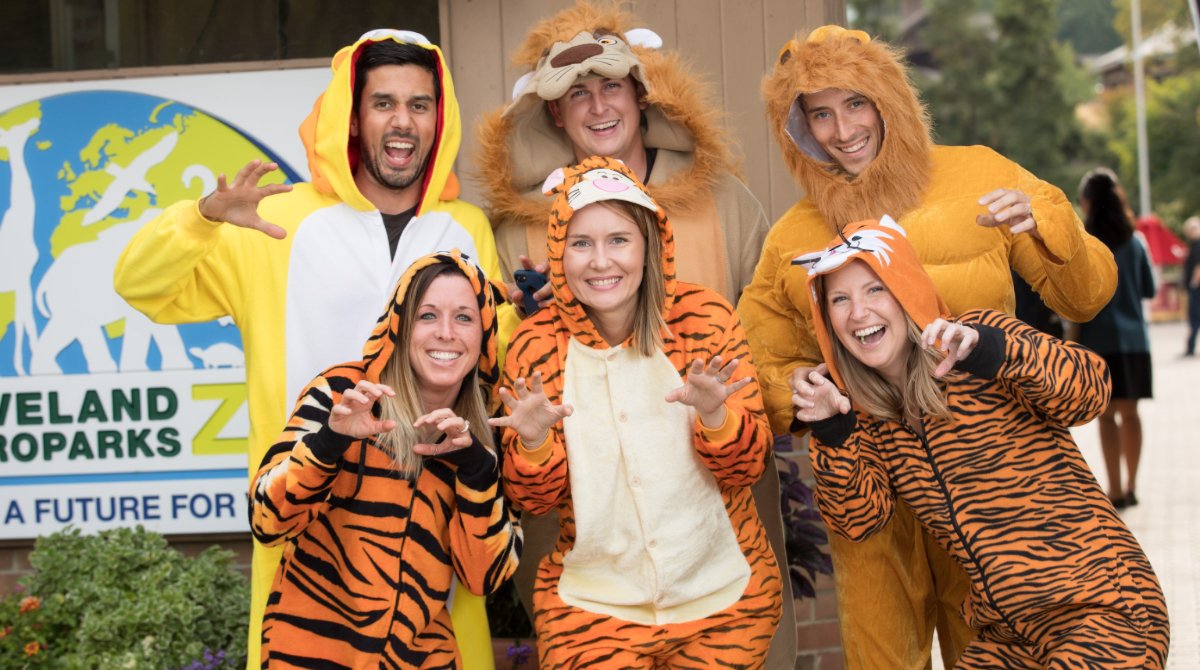clevezoosociety's tweet photo. Do you have your tickets to the newest event at the Zoo this fall? Brew at the Zoo will be a fun night for all, be sure to get your tickets! #BrewattheZoo #WildAboutCLE @clevemetroparks https://t.co/C9KVMeCl54 https://t.co/SPtgxOxZF6