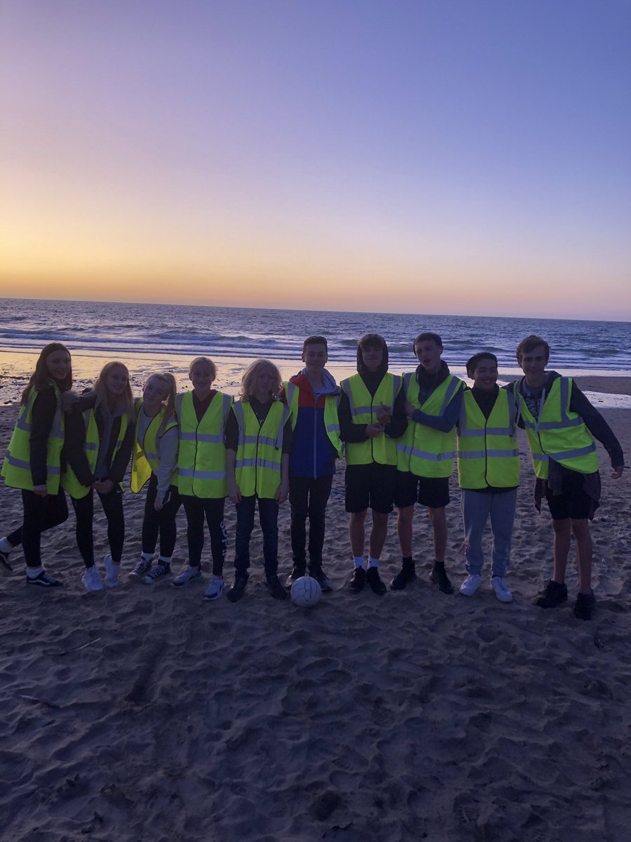 stteilosCymraeg's tweet photo. Mynd am dro i lan y môr! Diolch #Swogs am helpu @stteilos_Lower
🌊 ☀️🥾😁 https://t.co/m0LqtP22My