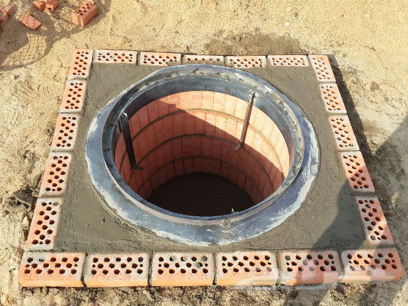 UmanaCarl's tweet photo. Man mistakes #Mandi #Pit for a #SleepingPit. Found #dead and #delicious by his neighbor. Find out more from @KwzdPodcast https://t.co/OouIzGh5gG