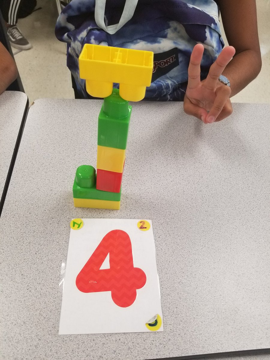 MsAllenTechTea1's tweet photo. Here's #whatsgoingoninnona in Ms. Allen's AP CS class. Today we explored the need for Programming Languages using blocks. Next stop coding in #javascript using @codeorg. They are so excited #FutureLeadersInTraining #ilovecs https://t.co/rihYZHv4T3