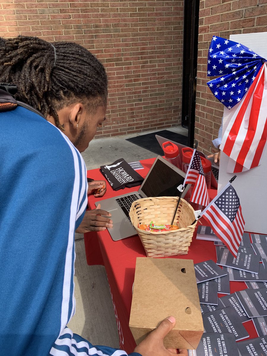 HUCampusLife's tweet photo. Consitution Day was a success !! ๐๐ฝStudents received free pocket size constitution booklets & were able to win prizes ... Thank you all for stopping by. #HU #ConstitutionDay #HUSLA https://t.co/CW5YJMNcel