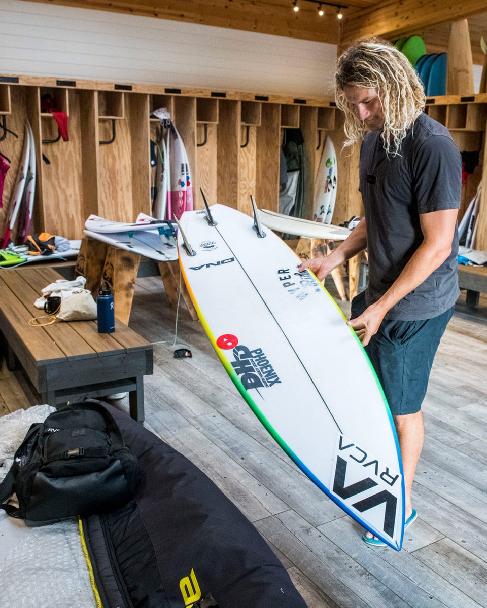 dhdsurf's tweet image. Ricardo Christie, warmed up and ready to go for tomorrows pool party! #FreshwaterPro
DNA 5'11 x 19 3/16 x 2 7/16 at 30L

dhdsurf.com/surfboards/mf-…