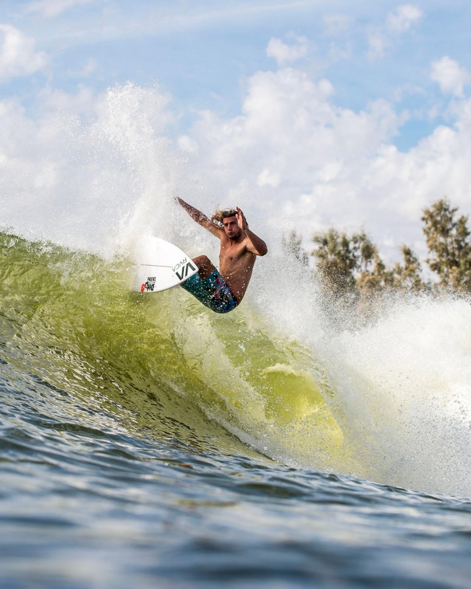 dhdsurf's tweet image. Ricardo Christie, warmed up and ready to go for tomorrows pool party! #FreshwaterPro
DNA 5'11 x 19 3/16 x 2 7/16 at 30L

dhdsurf.com/surfboards/mf-…