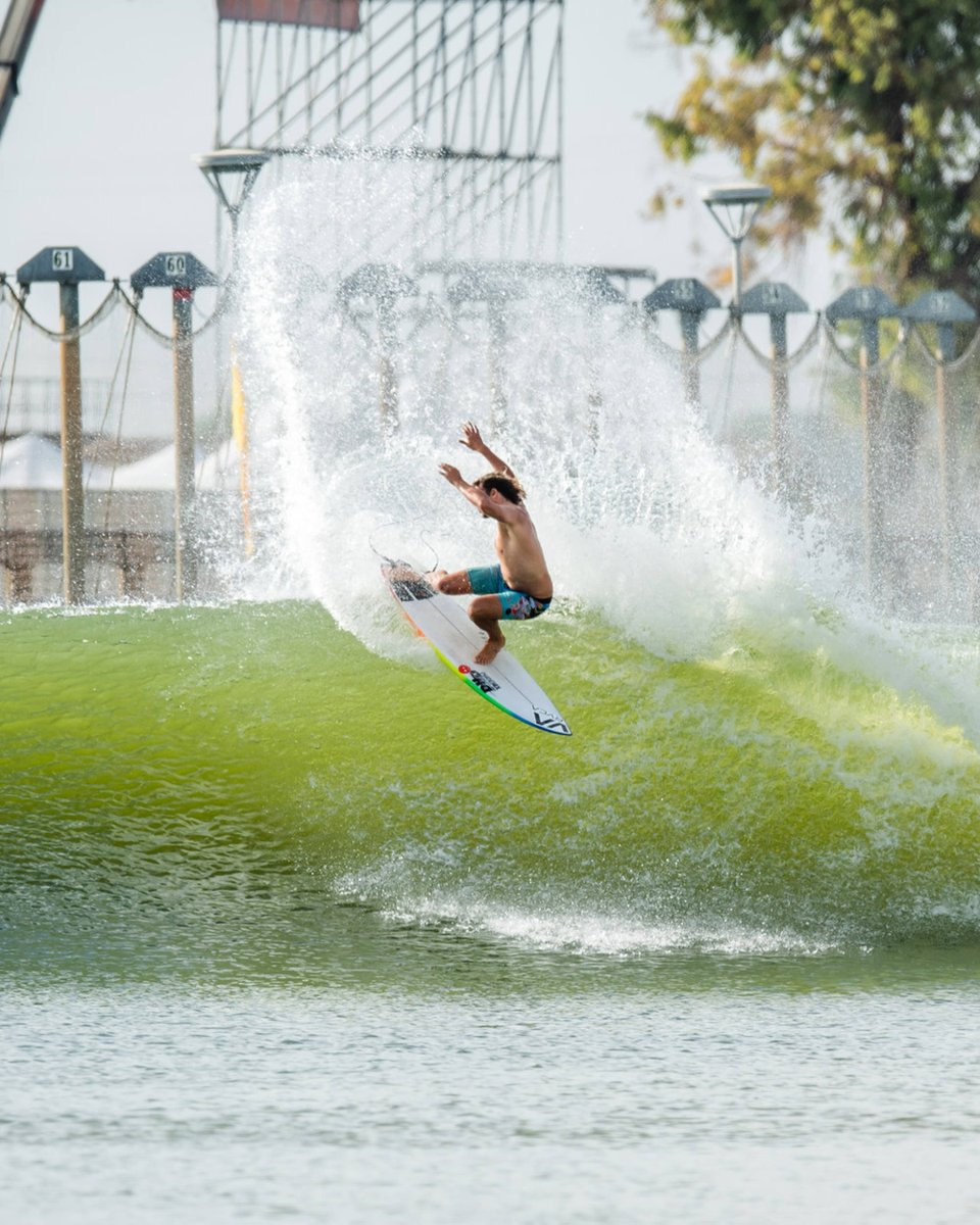 dhdsurf's tweet image. Ricardo Christie, warmed up and ready to go for tomorrows pool party! #FreshwaterPro
DNA 5'11 x 19 3/16 x 2 7/16 at 30L

dhdsurf.com/surfboards/mf-…