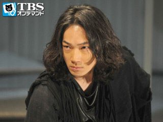 Kumi ｦﾚも綾野剛はロン毛派だ 最初に見たのがヘブンズフラワーってドラマの綾野剛でマジ惚れたってなたw 右の髪型ベストやな