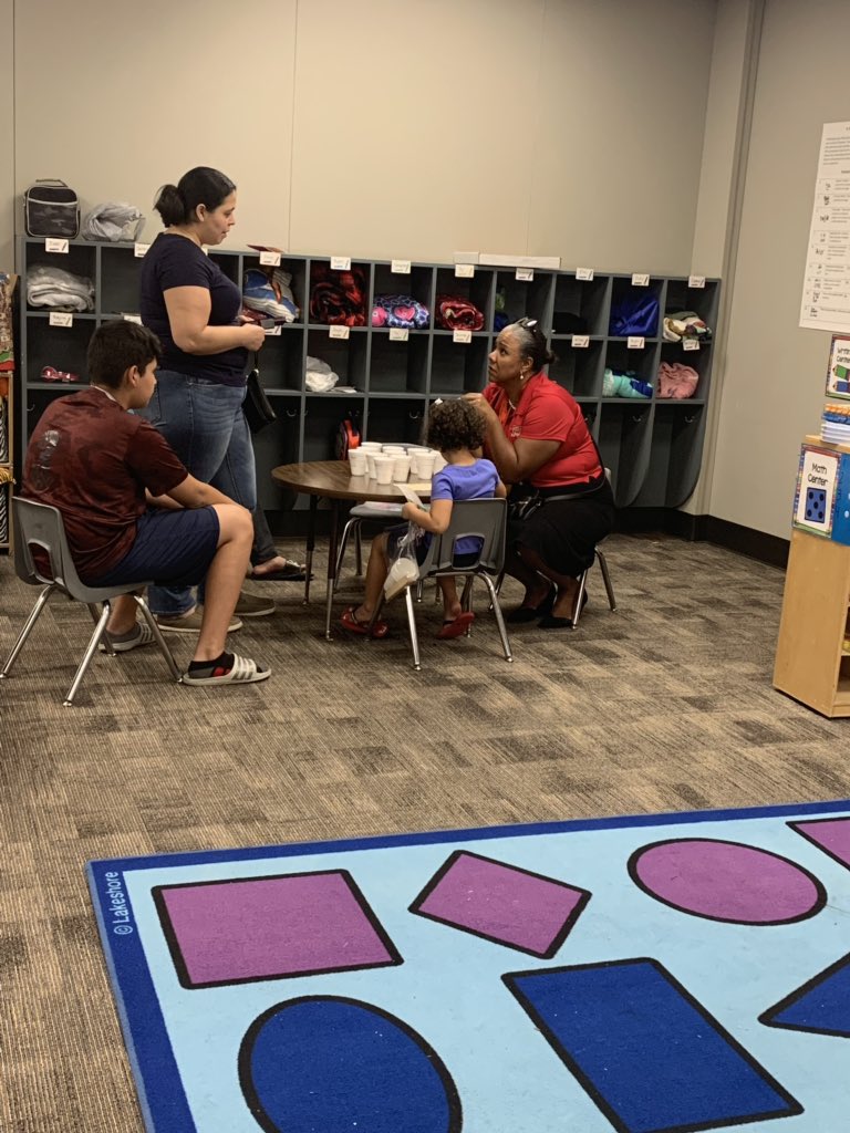 anitrabanks22's tweet photo. Math Night with Highlands Pre-K! @MariaRosero19 @EricaMo1212 @dapatton https://t.co/pjQde0zC8o