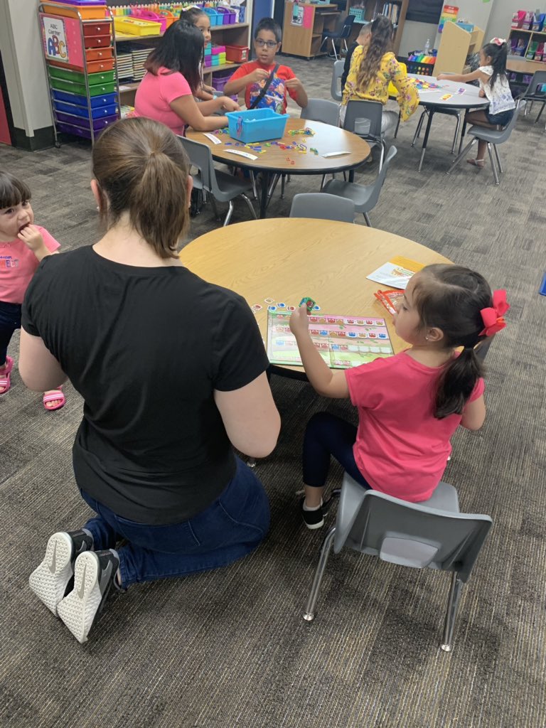 anitrabanks22's tweet photo. Math Night with Highlands Pre-K! @MariaRosero19 @EricaMo1212 @dapatton https://t.co/pjQde0zC8o