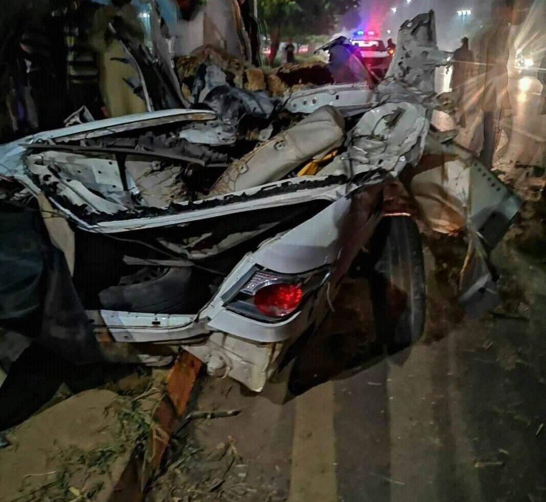 Nom_Nom_Ot7's tweet photo. انا للہ وانا الیہ راجعون
He died in road accident when he was making video 
severe accident 😭😭
Plzzzz aware ur beloved ones that they don't use cell phone while driving. ..
May Allah grant him highest rank in Jannah..
#tiktokmaker
#DaniyalKhan
#RIPdaniyal https://t.co/K0s8MzGEg0