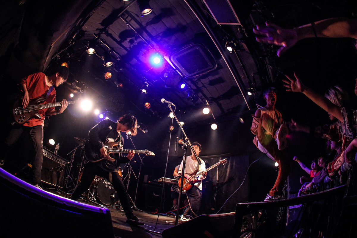 808_ne_jp's tweet photo. 🌞🌞&amp;🐯🐯  煽りありがと👋👁🧚🏾‍♀️🎤

#longsleeper 
#band
#神戸
#タイトラ
#三ノ宮
#煽り
#ROCK https://t.co/FphyB3pQnM
