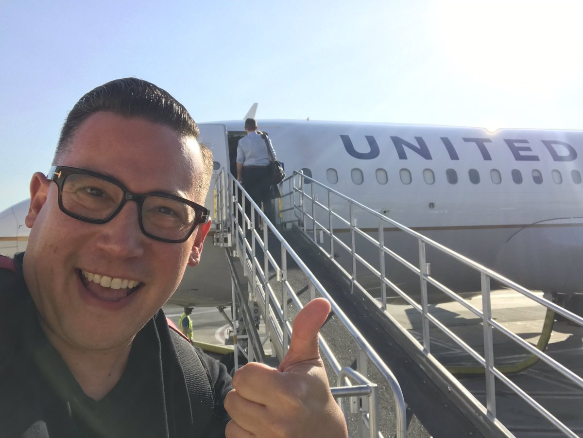 JayzenPatria's tweet photo. #BUR - #SFO ✈️ Awesome time talking #ConciousInclusion at #CBSi now off to meet the crew in the Bay Area! #UnitedAirlines https://t.co/8qMaWrnsaJ