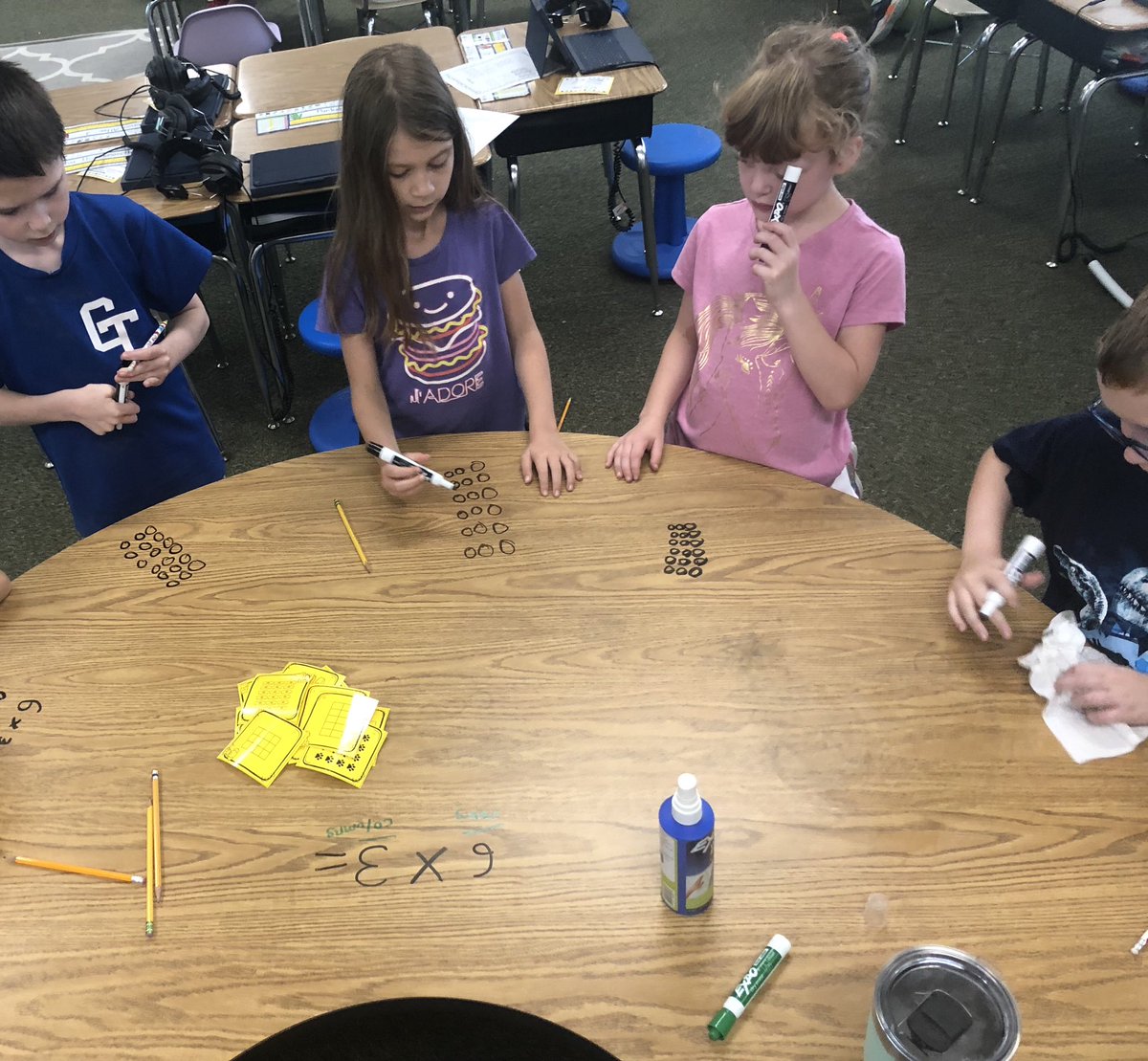 MissMikesell1's tweet image. One of my math groups was rocking arrays with repeated addition! Time to step it up and start multiplication! Plus using Expo markers on the table is always exciting. (It easily wipes away with Expo spray) #SparkChallenges #SteppingItUp