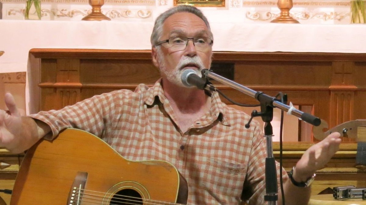 Marcel Bénéteau will open for Fagroongala on Saturday September 28, 2019 at the Kagawong Park Centre.  Come hear some intriguing stories and songs in English and French.   Starts 7pm, $15 for the whole evening!  4elementslivingarts.org/land-based-lea…