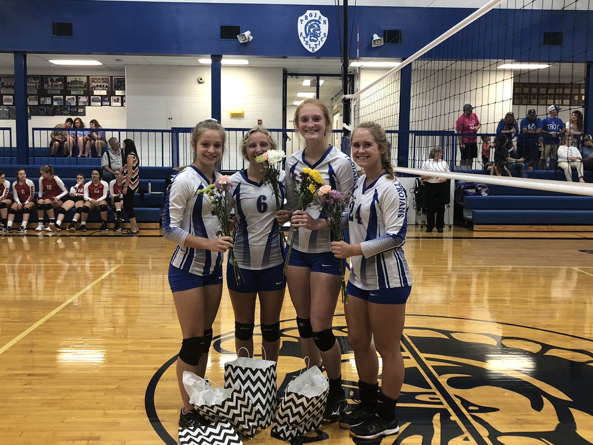 TroyTrojans429's tweet photo. Thank you to our Senior Volleyball Players💙#seniornight #thanksforthememories https://t.co/5s1KhYyeiU