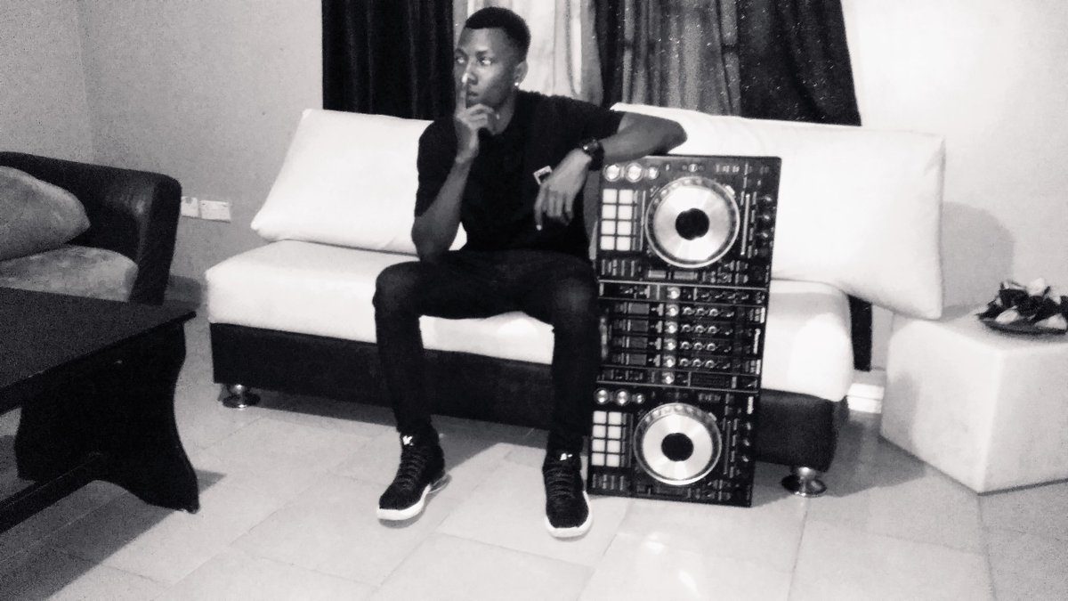 lyl_dj's tweet photo. Happy birthday to me https://t.co/Bgk9Kj0uHl