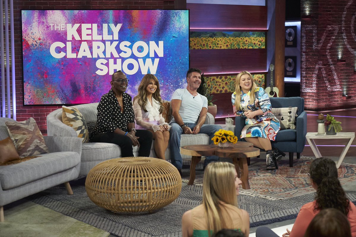 American Idol: The Reunion‼️😄 So good to see these 3 again. Don’t miss us on the <a href="/KellyClarksonTV/">The Kelly Clarkson Show</a> show tomorrow 💋 xoxoP <a href="/YO_RANDYJACKSON/">Randy Jackson</a> <a href="/SimonCowell/">Simon Cowell</a> <a href="/kellyclarkson/">Kelly Clarkson</a>