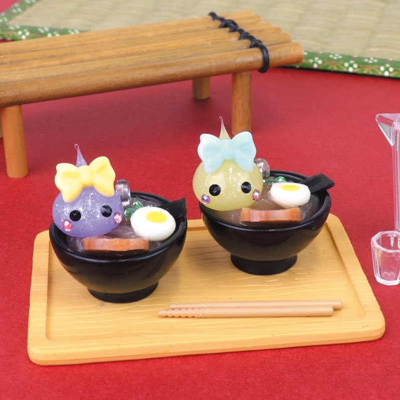 サン宝石 公式 Twitter ನಲ ಲ サン宝石フェア In福島 ご当地ほっぺちゃん2つめ ブラックラーメンに乗ったほっぺちゃん 注目ポイントはチャーシューのリアルさ キラキラなミニほっぺちゃんも可愛いですが チャーシューにやられました 会場に足を運ん