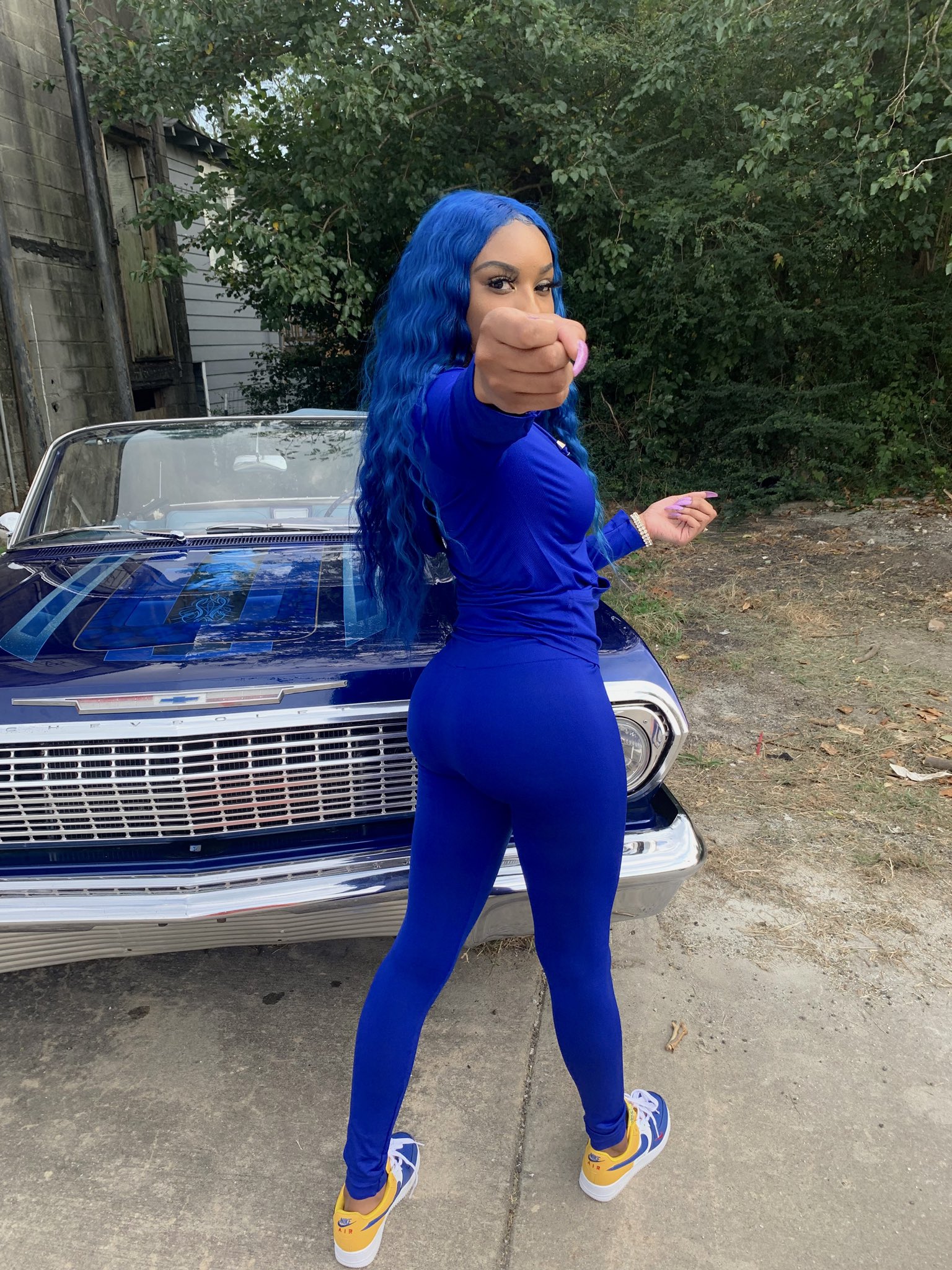 Crip Mac Girlfriend 74 - o1un1zl