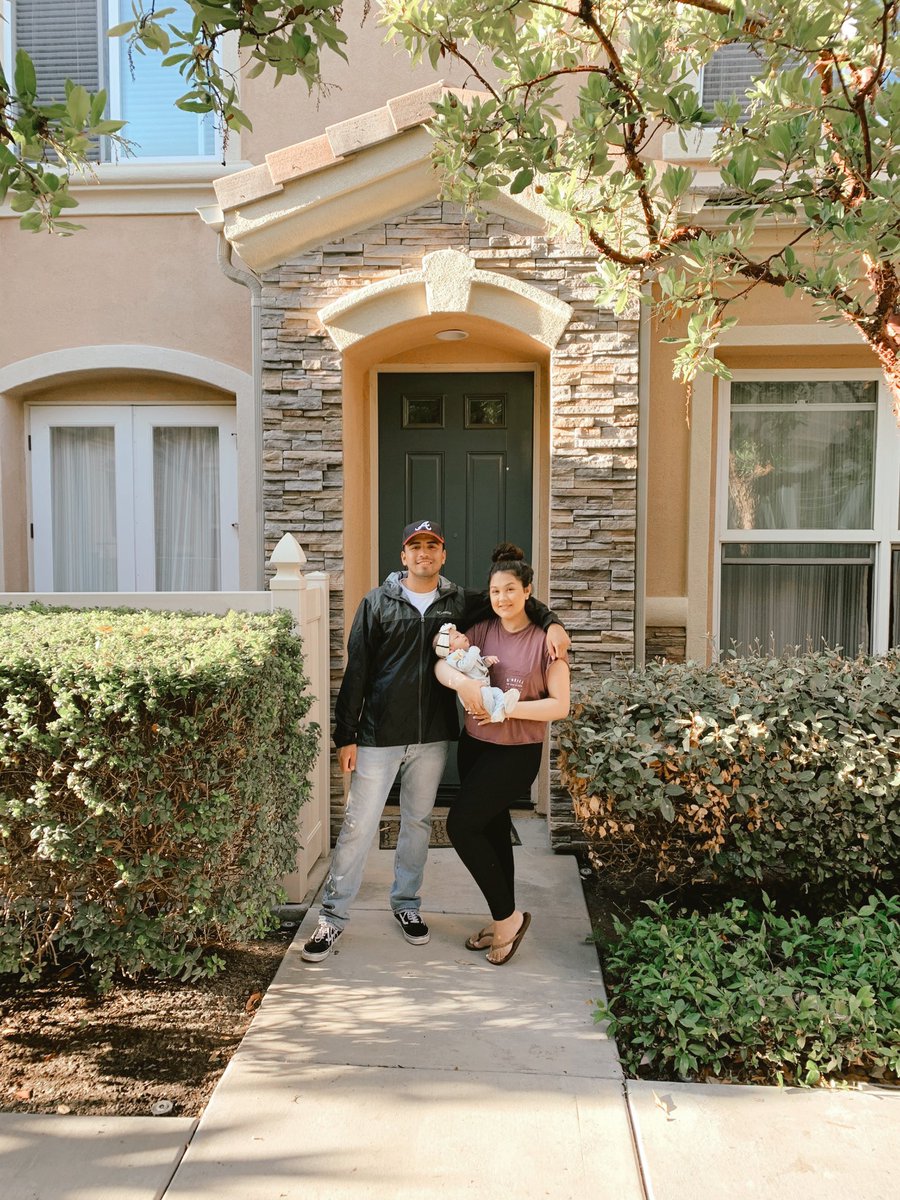 ovxlyn's tweet image. Moved out at 19, wbu?