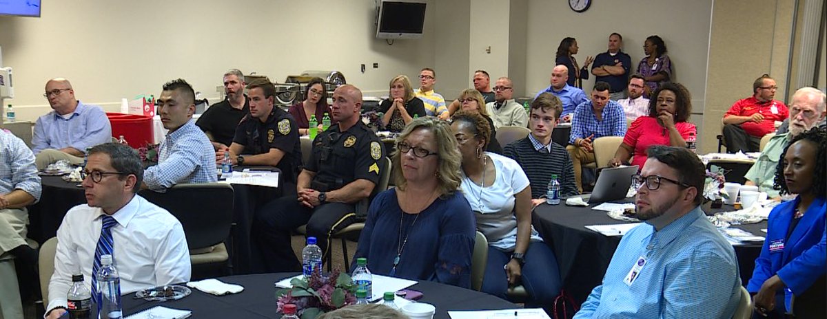Sfalknewslady's tweet photo. A powerful and productive conversation about addiction in our state, and how to conquer it at @BBHealthAL Brookwood Medical Center. I am honored that I was asked to be part of this roundtable discussion tonight. #StateOfAddiction #WVTM13 https://t.co/cvsF0Ck9UV