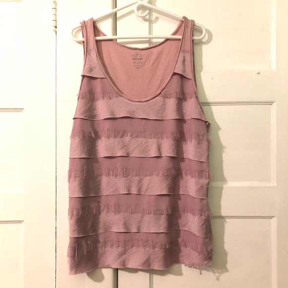 ericamaestro's tweet photo. So good I had to share! Check out all the items I'm loving on @Poshmarkapp #poshmark #fashion #style #shopmycloset #oldnavy: https://t.co/BQss9k4PAP https://t.co/UgSFfP1ULA