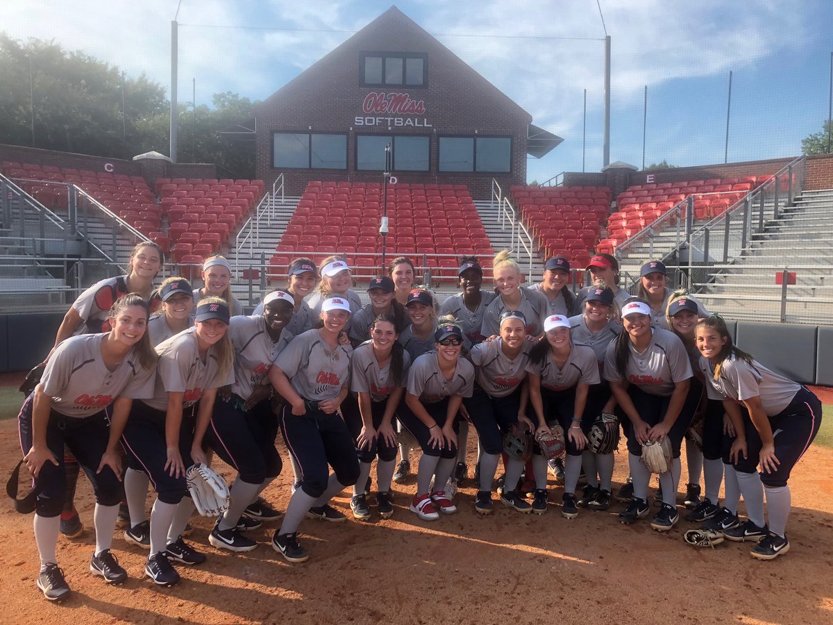 OleMissSoftball's tweet photo. Today the team wore green ribbons in support of @Fullerton_SB’s @16tmoney, HS teammate of @mikayla_allee2, @paige_smith9 &amp; @raegancheyne, who is undergoing major surgery. Please join us in keeping Taylor and her family in our thoughts! #Pray4Tay #TaylorStrong https://t.co/erUSDySkDf