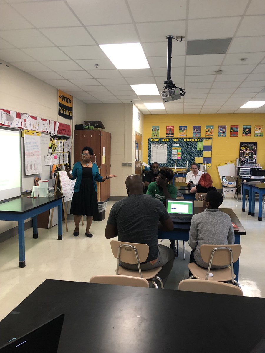 AntiochMSBears's tweet photo. Thank you to our families that came out to Data &amp; Dine. Over 100 family members in attendance, 100 Parent portal accounts reviewed, 100 @iready home logins ready to go! ❤️❤️ Missed it? Come to our internet safety workshop on 9/30! @CommAchieves @RenitaPerry2 @MetroSchools https://t.co/BJqhqSOxZK