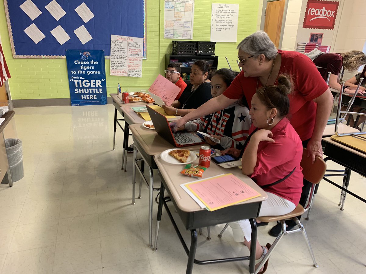 AntiochMSBears's tweet photo. Thank you to our families that came out to Data &amp; Dine. Over 100 family members in attendance, 100 Parent portal accounts reviewed, 100 @iready home logins ready to go! ❤️❤️ Missed it? Come to our internet safety workshop on 9/30! @CommAchieves @RenitaPerry2 @MetroSchools https://t.co/BJqhqSOxZK