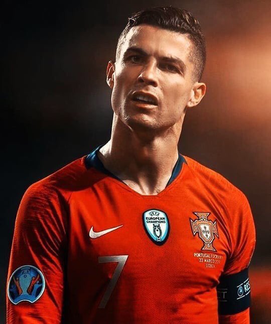 MotivacionesF's tweet photo. "Cuando llegó a Manchester, CR7 nos daba risa. Un chico que entrenaba con pesas en los tobillos diciendo que iba a ser el mejor. Esa risa se fue convirtiendo en respeto cuando nos dimos cuenta que iba en serio. Entrenó como nadie para ser el mejor, y lo logró"

▬ DARREN FLETCHER https://t.co/QwuOnvubWr