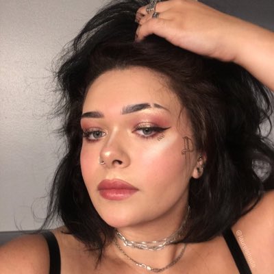 laurelshada's tweet photo. #NewProfilePic https://t.co/qGKeG0Pp4P