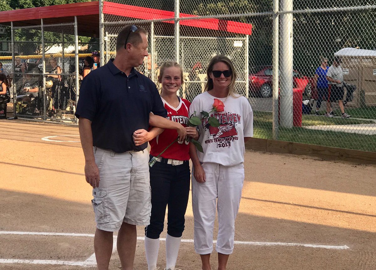 Senior Night! 
Softball Seniors: 
Kaliee Burkhardt 
Emma Lewis 
Katie Loncke 
Abby Husing
