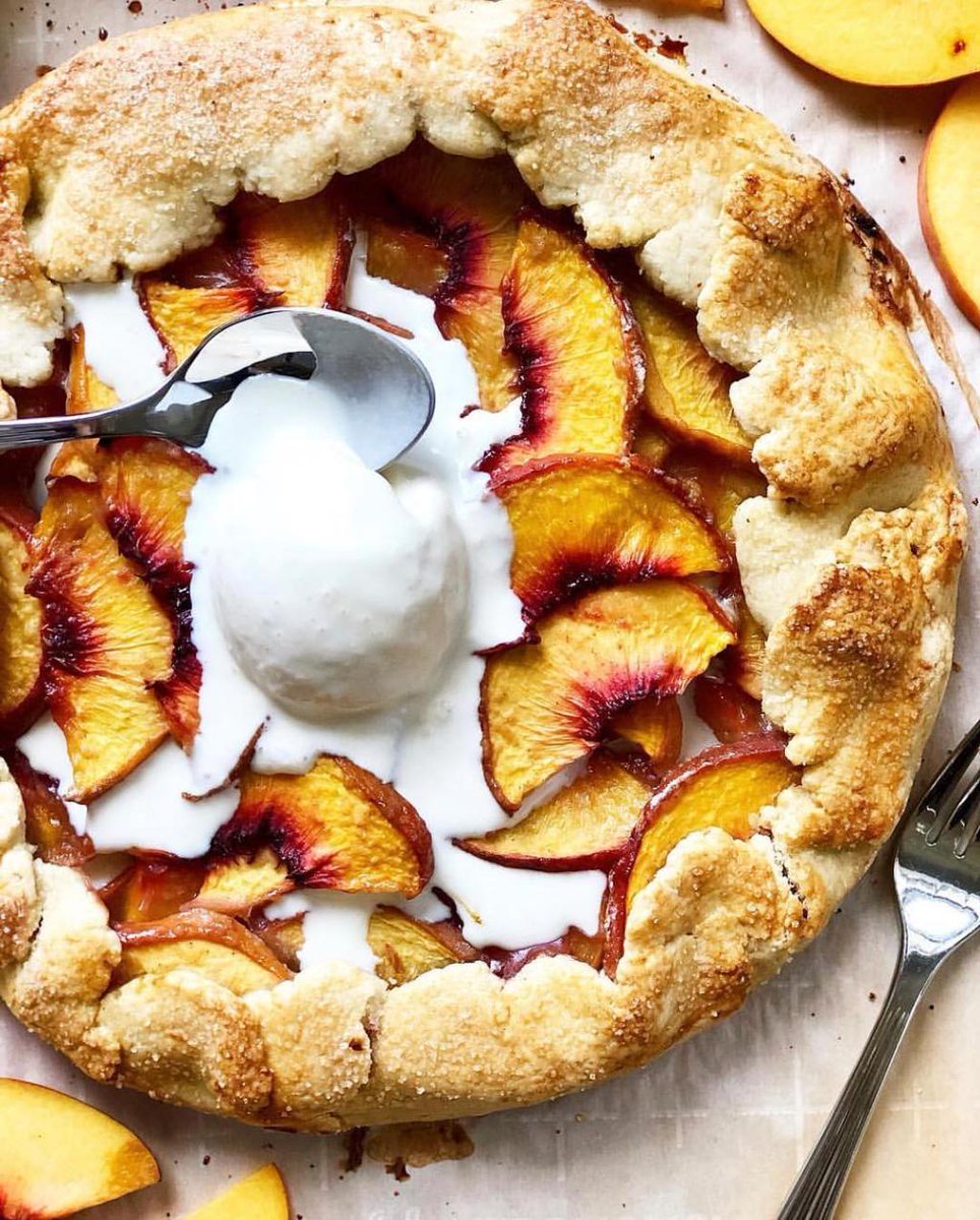 HowMeals's tweet photo. Stone fruit, don’t go! Use up all those fresh peaches while you can in this Rust… https://t.co/kaMrgQyZG4 https://t.co/qz9VpGWq4D