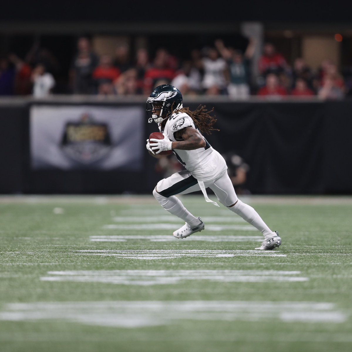 I’m running it back for those true Eagles fans🙌🏾🦅 Best caption with the hashtag #DarbyGang included wins 2 tickets to the game on Sunday!