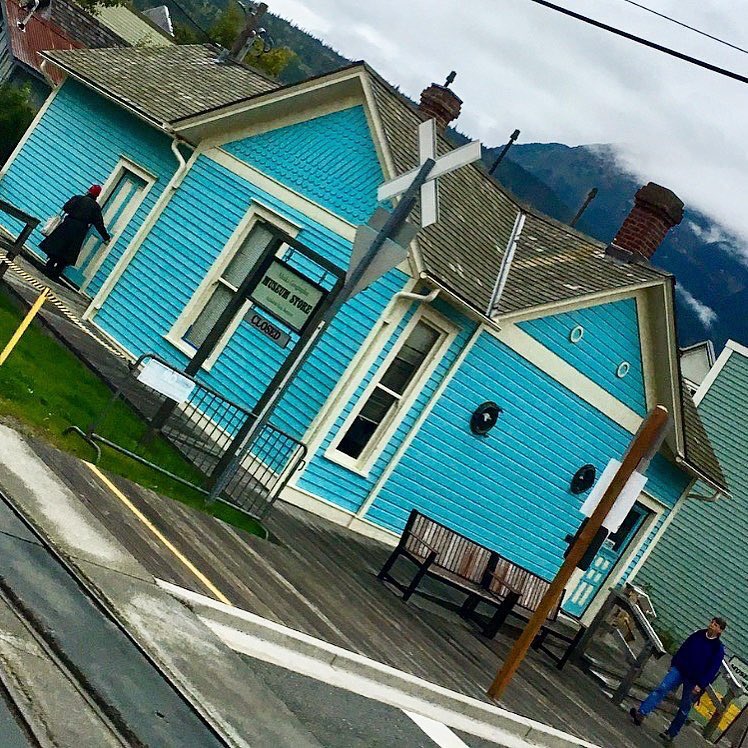 vrundavs's tweet photo. Picture perfect homes...
Of #skagway  #alaska
#BucketList #bucketlisttickedoff
#ourjournies 
@vijayashankara 

#WaybackWednesday #wanderlustwednesday https://t.co/OJrx3xwftm