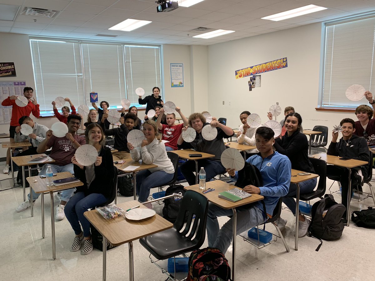 andycurtis24's tweet image. Today in #PreCal @NFHS_TrueNorth we created unit circles and studied the patterns within #educate #5thPeriod @TyraClaytonEdu @PrincipalJung