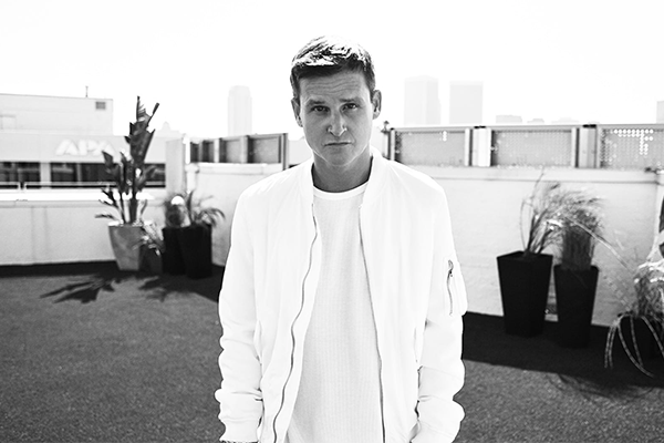 hawkemedia's tweet photo. AMAZING NEWS: Celebrity Pro-Skateboarder/Entrepreneur, @RobDyrdek will be the keynote speaker at #Hawkefest 2019. Experience #marketingmagic on October 3rd from the #Houdini Estate in Hollywood. Apply now at https://t.co/d7GoTsZ7Ew #LosAngeles #ECommerce #AntiConference https://t.co/2du2sDQqRB