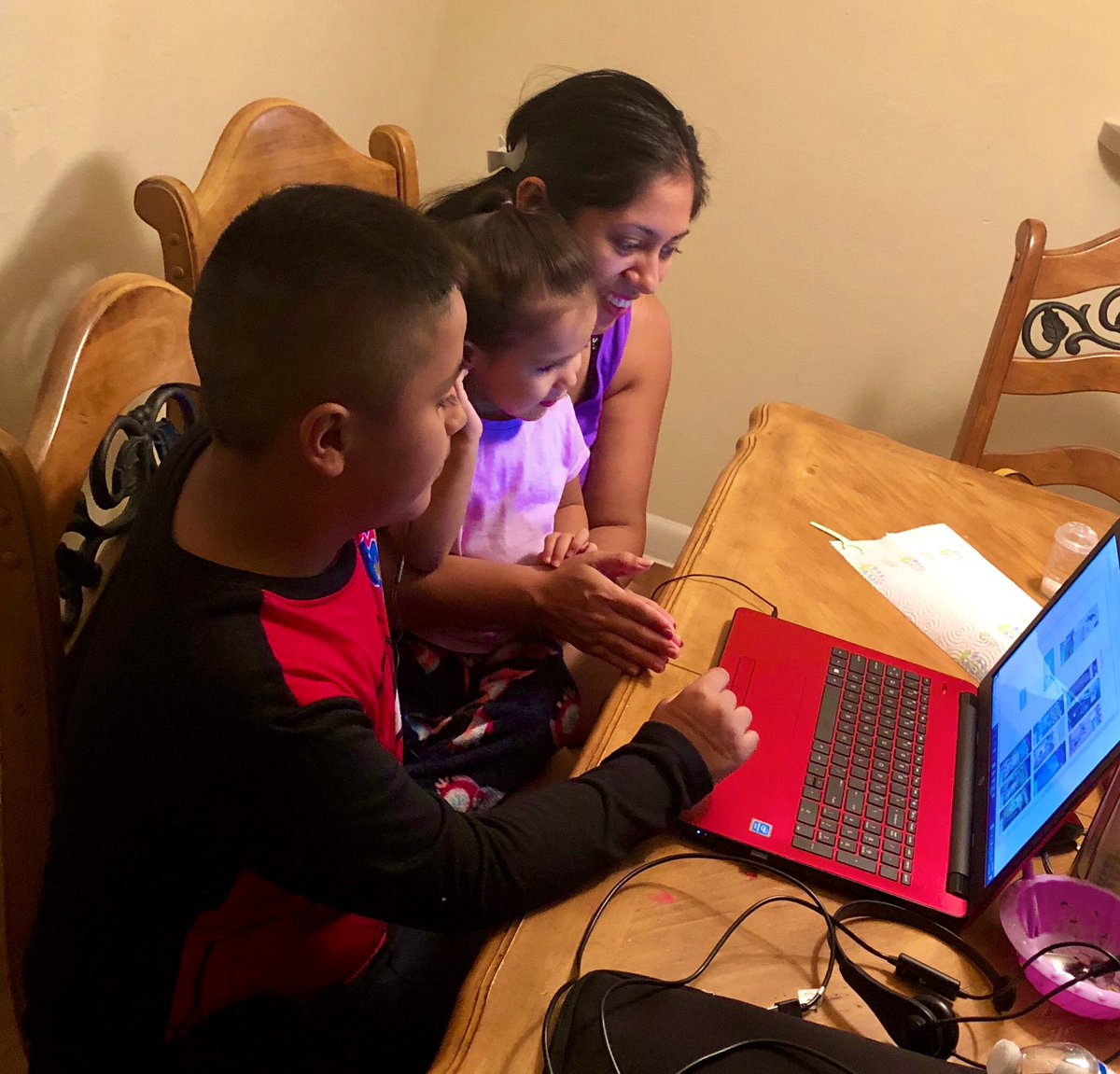 DulceLChavez's tweet photo. TIME TO SHINE!!! Baby Ariel enjoying some reading time by big brother Jordan... s/o @mcbeefifthgrade teacher Ms Pipkin for all the great info at parent night. This will definitely be a great school year. #qualitytime @aisdparents @ElementaryMcbee https://t.co/sxQRH3eNIG