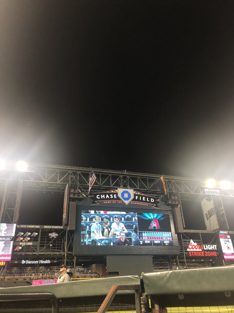 VanessaROnAir's tweet image. The roof is open for tonight’s @Dbacks game! #work #ingamehost #12news #dbacks