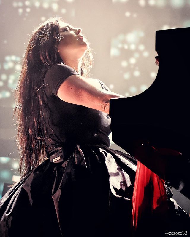 zozozo333's tweet photo. Amy Lee at the @woodlandspavilion in Houston / The Woodlands 8/25/18. @amylee @evanescenceofficial #amylee #concert #lindseystirling #concertphotography #evanescence #houston #synthesistour #evfan #thewoodlandstx #music #musicphotography #photography #am… https://t.co/IwaKS8jiBi https://t.co/LpJWqOt6eF